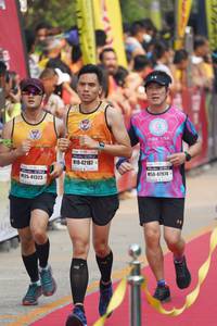 BIB: 104, 42187, 47974, 41323
                            <button type="button" onclick="openModal(7766460)" class="btn btn-primary btn-sm float-right btn-popup" data-toggle="modal" data-target=".modal-high-quality">
                        <i class="fas fa-shopping-cart"></i> Add to Cart
                    </button>
                                            <button type="button" onclick="isThisMe(7766460, true)" class="btn btn-success btn-sm float-right btn-popup btn-isme hidden" data-toggle="tooltip" data-placement="bottom" title="นี่คือรูปของคุณใช่ไหม คลิกที่นี่เพื่อเอาเข้าอัลบั้ม">
                        <i class="fas fa-plus"></i> Add to album
                    </button>
                    <button type="button" onclick="isThisMe(7766460, false)" class="btn btn-warning btn-sm float-right btn-popup btn-isnotme hidden">
                        <i class="fas fa-ban"></i> Remove from album
                    </button>