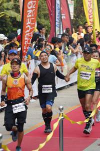 BIB: 43003, 42443, 11563
                            <button type="button" onclick="openModal(7707026)" class="btn btn-primary btn-sm float-right btn-popup" data-toggle="modal" data-target=".modal-high-quality">
                        <i class="fas fa-shopping-cart"></i> Add to Cart
                    </button>
                                            <button type="button" onclick="isThisMe(7707026, true)" class="btn btn-success btn-sm float-right btn-popup btn-isme hidden" data-toggle="tooltip" data-placement="bottom" title="นี่คือรูปของคุณใช่ไหม คลิกที่นี่เพื่อเอาเข้าอัลบั้ม">
                        <i class="fas fa-plus"></i> Add to album
                    </button>
                    <button type="button" onclick="isThisMe(7707026, false)" class="btn btn-warning btn-sm float-right btn-popup btn-isnotme hidden">
                        <i class="fas fa-ban"></i> Remove from album
                    </button>