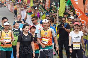 BIB: 17484, 15333, 10491
                            <button type="button" onclick="openModal(7807644)" class="btn btn-primary btn-sm float-right btn-popup" data-toggle="modal" data-target=".modal-high-quality">
                        <i class="fas fa-shopping-cart"></i> Add to Cart
                    </button>
                                            <button type="button" onclick="isThisMe(7807644, true)" class="btn btn-success btn-sm float-right btn-popup btn-isme hidden" data-toggle="tooltip" data-placement="bottom" title="นี่คือรูปของคุณใช่ไหม คลิกที่นี่เพื่อเอาเข้าอัลบั้ม">
                        <i class="fas fa-plus"></i> Add to album
                    </button>
                    <button type="button" onclick="isThisMe(7807644, false)" class="btn btn-warning btn-sm float-right btn-popup btn-isnotme hidden">
                        <i class="fas fa-ban"></i> Remove from album
                    </button>