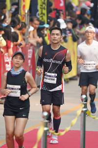 BIB: 42998, 0157
                            <button type="button" onclick="openModal(7749572)" class="btn btn-primary btn-sm float-right btn-popup" data-toggle="modal" data-target=".modal-high-quality">
                        <i class="fas fa-shopping-cart"></i> Add to Cart
                    </button>
                                            <button type="button" onclick="isThisMe(7749572, true)" class="btn btn-success btn-sm float-right btn-popup btn-isme hidden" data-toggle="tooltip" data-placement="bottom" title="นี่คือรูปของคุณใช่ไหม คลิกที่นี่เพื่อเอาเข้าอัลบั้ม">
                        <i class="fas fa-plus"></i> Add to album
                    </button>
                    <button type="button" onclick="isThisMe(7749572, false)" class="btn btn-warning btn-sm float-right btn-popup btn-isnotme hidden">
                        <i class="fas fa-ban"></i> Remove from album
                    </button>