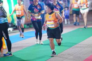 BIB: 17190
                            <button type="button" onclick="openModal(9868169)" class="btn btn-primary btn-sm float-right btn-popup" data-toggle="modal" data-target=".modal-high-quality">
                        <i class="fas fa-shopping-cart"></i> Add to Cart
                    </button>
                                            <button type="button" onclick="isThisMe(9868169, true)" class="btn btn-success btn-sm float-right btn-popup btn-isme hidden" data-toggle="tooltip" data-placement="bottom" title="นี่คือรูปของคุณใช่ไหม คลิกที่นี่เพื่อเอาเข้าอัลบั้ม">
                        <i class="fas fa-plus"></i> Add to album
                    </button>
                    <button type="button" onclick="isThisMe(9868169, false)" class="btn btn-warning btn-sm float-right btn-popup btn-isnotme hidden">
                        <i class="fas fa-ban"></i> Remove from album
                    </button>