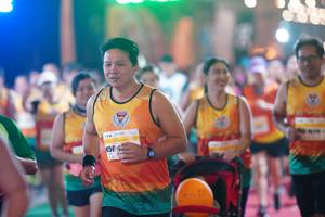 BIB: 150
                            <button type="button" onclick="openModal(7424385)" class="btn btn-primary btn-sm float-right btn-popup" data-toggle="modal" data-target=".modal-high-quality">
                        <i class="fas fa-shopping-cart"></i> Add to Cart
                    </button>
                                            <button type="button" onclick="isThisMe(7424385, true)" class="btn btn-success btn-sm float-right btn-popup btn-isme hidden" data-toggle="tooltip" data-placement="bottom" title="นี่คือรูปของคุณใช่ไหม คลิกที่นี่เพื่อเอาเข้าอัลบั้ม">
                        <i class="fas fa-plus"></i> Add to album
                    </button>
                    <button type="button" onclick="isThisMe(7424385, false)" class="btn btn-warning btn-sm float-right btn-popup btn-isnotme hidden">
                        <i class="fas fa-ban"></i> Remove from album
                    </button>