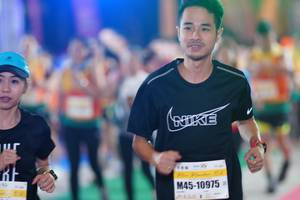 BIB: 10975
                            <button type="button" onclick="openModal(9868127)" class="btn btn-primary btn-sm float-right btn-popup" data-toggle="modal" data-target=".modal-high-quality">
                        <i class="fas fa-shopping-cart"></i> Add to Cart
                    </button>
                                            <button type="button" onclick="isThisMe(9868127, true)" class="btn btn-success btn-sm float-right btn-popup btn-isme hidden" data-toggle="tooltip" data-placement="bottom" title="นี่คือรูปของคุณใช่ไหม คลิกที่นี่เพื่อเอาเข้าอัลบั้ม">
                        <i class="fas fa-plus"></i> Add to album
                    </button>
                    <button type="button" onclick="isThisMe(9868127, false)" class="btn btn-warning btn-sm float-right btn-popup btn-isnotme hidden">
                        <i class="fas fa-ban"></i> Remove from album
                    </button>