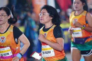 BIB: 15778, 15247
                            <button type="button" onclick="openModal(9868219)" class="btn btn-primary btn-sm float-right btn-popup" data-toggle="modal" data-target=".modal-high-quality">
                        <i class="fas fa-shopping-cart"></i> Add to Cart
                    </button>
                                            <button type="button" onclick="isThisMe(9868219, true)" class="btn btn-success btn-sm float-right btn-popup btn-isme hidden" data-toggle="tooltip" data-placement="bottom" title="นี่คือรูปของคุณใช่ไหม คลิกที่นี่เพื่อเอาเข้าอัลบั้ม">
                        <i class="fas fa-plus"></i> Add to album
                    </button>
                    <button type="button" onclick="isThisMe(9868219, false)" class="btn btn-warning btn-sm float-right btn-popup btn-isnotme hidden">
                        <i class="fas fa-ban"></i> Remove from album
                    </button>