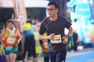 BIB: 17200
                            <button type="button" onclick="openModal(7425096)" class="btn btn-primary btn-sm float-right btn-popup" data-toggle="modal" data-target=".modal-high-quality">
                        <i class="fas fa-shopping-cart"></i> Add to Cart
                    </button>
                                            <button type="button" onclick="isThisMe(7425096, true)" class="btn btn-success btn-sm float-right btn-popup btn-isme hidden" data-toggle="tooltip" data-placement="bottom" title="นี่คือรูปของคุณใช่ไหม คลิกที่นี่เพื่อเอาเข้าอัลบั้ม">
                        <i class="fas fa-plus"></i> Add to album
                    </button>
                    <button type="button" onclick="isThisMe(7425096, false)" class="btn btn-warning btn-sm float-right btn-popup btn-isnotme hidden">
                        <i class="fas fa-ban"></i> Remove from album
                    </button>