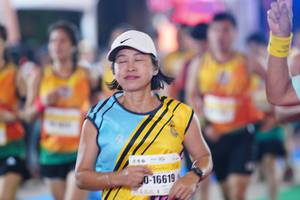 BIB: 700, 16619
                            <button type="button" onclick="openModal(9868136)" class="btn btn-primary btn-sm float-right btn-popup" data-toggle="modal" data-target=".modal-high-quality">
                        <i class="fas fa-shopping-cart"></i> Add to Cart
                    </button>
                                            <button type="button" onclick="isThisMe(9868136, true)" class="btn btn-success btn-sm float-right btn-popup btn-isme hidden" data-toggle="tooltip" data-placement="bottom" title="นี่คือรูปของคุณใช่ไหม คลิกที่นี่เพื่อเอาเข้าอัลบั้ม">
                        <i class="fas fa-plus"></i> Add to album
                    </button>
                    <button type="button" onclick="isThisMe(9868136, false)" class="btn btn-warning btn-sm float-right btn-popup btn-isnotme hidden">
                        <i class="fas fa-ban"></i> Remove from album
                    </button>