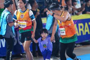 BIB: 17227, 7918
                            <button type="button" onclick="openModal(7425018)" class="btn btn-primary btn-sm float-right btn-popup" data-toggle="modal" data-target=".modal-high-quality">
                        <i class="fas fa-shopping-cart"></i> Add to Cart
                    </button>
                                            <button type="button" onclick="isThisMe(7425018, true)" class="btn btn-success btn-sm float-right btn-popup btn-isme hidden" data-toggle="tooltip" data-placement="bottom" title="นี่คือรูปของคุณใช่ไหม คลิกที่นี่เพื่อเอาเข้าอัลบั้ม">
                        <i class="fas fa-plus"></i> Add to album
                    </button>
                    <button type="button" onclick="isThisMe(7425018, false)" class="btn btn-warning btn-sm float-right btn-popup btn-isnotme hidden">
                        <i class="fas fa-ban"></i> Remove from album
                    </button>