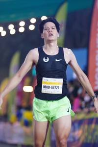 BIB: 16727
                            <button type="button" onclick="openModal(9868925)" class="btn btn-primary btn-sm float-right btn-popup" data-toggle="modal" data-target=".modal-high-quality">
                        <i class="fas fa-shopping-cart"></i> Add to Cart
                    </button>
                                            <button type="button" onclick="isThisMe(9868925, true)" class="btn btn-success btn-sm float-right btn-popup btn-isme hidden" data-toggle="tooltip" data-placement="bottom" title="นี่คือรูปของคุณใช่ไหม คลิกที่นี่เพื่อเอาเข้าอัลบั้ม">
                        <i class="fas fa-plus"></i> Add to album
                    </button>
                    <button type="button" onclick="isThisMe(9868925, false)" class="btn btn-warning btn-sm float-right btn-popup btn-isnotme hidden">
                        <i class="fas fa-ban"></i> Remove from album
                    </button>