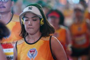 BIB: 1598
                            <button type="button" onclick="openModal(7422726)" class="btn btn-primary btn-sm float-right btn-popup" data-toggle="modal" data-target=".modal-high-quality">
                        <i class="fas fa-shopping-cart"></i> Add to Cart
                    </button>
                                            <button type="button" onclick="isThisMe(7422726, true)" class="btn btn-success btn-sm float-right btn-popup btn-isme hidden" data-toggle="tooltip" data-placement="bottom" title="นี่คือรูปของคุณใช่ไหม คลิกที่นี่เพื่อเอาเข้าอัลบั้ม">
                        <i class="fas fa-plus"></i> Add to album
                    </button>
                    <button type="button" onclick="isThisMe(7422726, false)" class="btn btn-warning btn-sm float-right btn-popup btn-isnotme hidden">
                        <i class="fas fa-ban"></i> Remove from album
                    </button>