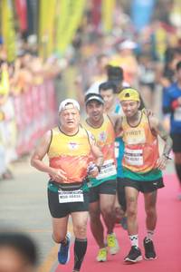 BIB: 422, 48434
                            <button type="button" onclick="openModal(8207251)" class="btn btn-primary btn-sm float-right btn-popup" data-toggle="modal" data-target=".modal-high-quality">
                        <i class="fas fa-shopping-cart"></i> Add to Cart
                    </button>
                                            <button type="button" onclick="isThisMe(8207251, true)" class="btn btn-success btn-sm float-right btn-popup btn-isme hidden" data-toggle="tooltip" data-placement="bottom" title="นี่คือรูปของคุณใช่ไหม คลิกที่นี่เพื่อเอาเข้าอัลบั้ม">
                        <i class="fas fa-plus"></i> Add to album
                    </button>
                    <button type="button" onclick="isThisMe(8207251, false)" class="btn btn-warning btn-sm float-right btn-popup btn-isnotme hidden">
                        <i class="fas fa-ban"></i> Remove from album
                    </button>