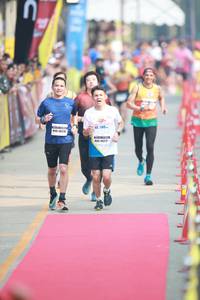 BIB: 2195, 4622
                            <button type="button" onclick="openModal(8209319)" class="btn btn-primary btn-sm float-right btn-popup" data-toggle="modal" data-target=".modal-high-quality">
                        <i class="fas fa-shopping-cart"></i> Add to Cart
                    </button>
                                            <button type="button" onclick="isThisMe(8209319, true)" class="btn btn-success btn-sm float-right btn-popup btn-isme hidden" data-toggle="tooltip" data-placement="bottom" title="นี่คือรูปของคุณใช่ไหม คลิกที่นี่เพื่อเอาเข้าอัลบั้ม">
                        <i class="fas fa-plus"></i> Add to album
                    </button>
                    <button type="button" onclick="isThisMe(8209319, false)" class="btn btn-warning btn-sm float-right btn-popup btn-isnotme hidden">
                        <i class="fas fa-ban"></i> Remove from album
                    </button>