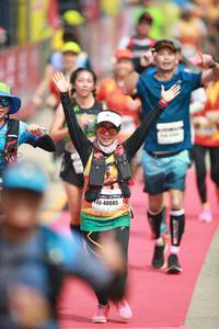 BIB: 40085
                            <button type="button" onclick="openModal(8411354)" class="btn btn-primary btn-sm float-right btn-popup" data-toggle="modal" data-target=".modal-high-quality">
                        <i class="fas fa-shopping-cart"></i> Add to Cart
                    </button>
                                            <button type="button" onclick="isThisMe(8411354, true)" class="btn btn-success btn-sm float-right btn-popup btn-isme hidden" data-toggle="tooltip" data-placement="bottom" title="นี่คือรูปของคุณใช่ไหม คลิกที่นี่เพื่อเอาเข้าอัลบั้ม">
                        <i class="fas fa-plus"></i> Add to album
                    </button>
                    <button type="button" onclick="isThisMe(8411354, false)" class="btn btn-warning btn-sm float-right btn-popup btn-isnotme hidden">
                        <i class="fas fa-ban"></i> Remove from album
                    </button>