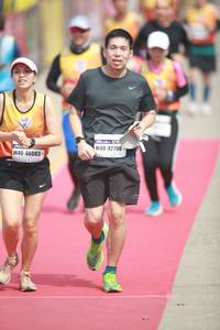 BIB: 42798, 46083
                            <button type="button" onclick="openModal(8261485)" class="btn btn-primary btn-sm float-right btn-popup" data-toggle="modal" data-target=".modal-high-quality">
                        <i class="fas fa-shopping-cart"></i> Add to Cart
                    </button>
                                            <button type="button" onclick="isThisMe(8261485, true)" class="btn btn-success btn-sm float-right btn-popup btn-isme hidden" data-toggle="tooltip" data-placement="bottom" title="นี่คือรูปของคุณใช่ไหม คลิกที่นี่เพื่อเอาเข้าอัลบั้ม">
                        <i class="fas fa-plus"></i> Add to album
                    </button>
                    <button type="button" onclick="isThisMe(8261485, false)" class="btn btn-warning btn-sm float-right btn-popup btn-isnotme hidden">
                        <i class="fas fa-ban"></i> Remove from album
                    </button>