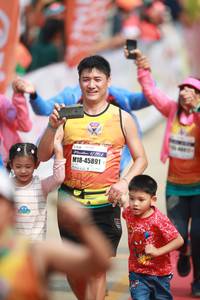 BIB: 45891
                            <button type="button" onclick="openModal(8403886)" class="btn btn-primary btn-sm float-right btn-popup" data-toggle="modal" data-target=".modal-high-quality">
                        <i class="fas fa-shopping-cart"></i> Add to Cart
                    </button>
                                            <button type="button" onclick="isThisMe(8403886, true)" class="btn btn-success btn-sm float-right btn-popup btn-isme hidden" data-toggle="tooltip" data-placement="bottom" title="นี่คือรูปของคุณใช่ไหม คลิกที่นี่เพื่อเอาเข้าอัลบั้ม">
                        <i class="fas fa-plus"></i> Add to album
                    </button>
                    <button type="button" onclick="isThisMe(8403886, false)" class="btn btn-warning btn-sm float-right btn-popup btn-isnotme hidden">
                        <i class="fas fa-ban"></i> Remove from album
                    </button>