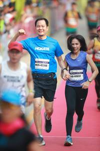 BIB: 42366, 40632
                            <button type="button" onclick="openModal(8197184)" class="btn btn-primary btn-sm float-right btn-popup" data-toggle="modal" data-target=".modal-high-quality">
                        <i class="fas fa-shopping-cart"></i> Add to Cart
                    </button>
                                            <button type="button" onclick="isThisMe(8197184, true)" class="btn btn-success btn-sm float-right btn-popup btn-isme hidden" data-toggle="tooltip" data-placement="bottom" title="นี่คือรูปของคุณใช่ไหม คลิกที่นี่เพื่อเอาเข้าอัลบั้ม">
                        <i class="fas fa-plus"></i> Add to album
                    </button>
                    <button type="button" onclick="isThisMe(8197184, false)" class="btn btn-warning btn-sm float-right btn-popup btn-isnotme hidden">
                        <i class="fas fa-ban"></i> Remove from album
                    </button>
