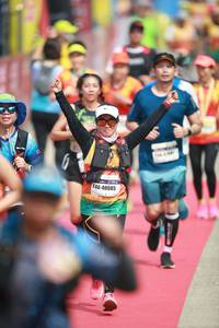 BIB: 40085
                            <button type="button" onclick="openModal(8411351)" class="btn btn-primary btn-sm float-right btn-popup" data-toggle="modal" data-target=".modal-high-quality">
                        <i class="fas fa-shopping-cart"></i> Add to Cart
                    </button>
                                            <button type="button" onclick="isThisMe(8411351, true)" class="btn btn-success btn-sm float-right btn-popup btn-isme hidden" data-toggle="tooltip" data-placement="bottom" title="นี่คือรูปของคุณใช่ไหม คลิกที่นี่เพื่อเอาเข้าอัลบั้ม">
                        <i class="fas fa-plus"></i> Add to album
                    </button>
                    <button type="button" onclick="isThisMe(8411351, false)" class="btn btn-warning btn-sm float-right btn-popup btn-isnotme hidden">
                        <i class="fas fa-ban"></i> Remove from album
                    </button>