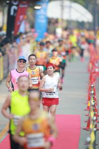BIB: 4548, 40273
                            <button type="button" onclick="openModal(8195385)" class="btn btn-primary btn-sm float-right btn-popup" data-toggle="modal" data-target=".modal-high-quality">
                        <i class="fas fa-shopping-cart"></i> Add to Cart
                    </button>
                                            <button type="button" onclick="isThisMe(8195385, true)" class="btn btn-success btn-sm float-right btn-popup btn-isme hidden" data-toggle="tooltip" data-placement="bottom" title="นี่คือรูปของคุณใช่ไหม คลิกที่นี่เพื่อเอาเข้าอัลบั้ม">
                        <i class="fas fa-plus"></i> Add to album
                    </button>
                    <button type="button" onclick="isThisMe(8195385, false)" class="btn btn-warning btn-sm float-right btn-popup btn-isnotme hidden">
                        <i class="fas fa-ban"></i> Remove from album
                    </button>