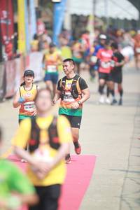 BIB: 425
                            <button type="button" onclick="openModal(8233167)" class="btn btn-primary btn-sm float-right btn-popup" data-toggle="modal" data-target=".modal-high-quality">
                        <i class="fas fa-shopping-cart"></i> Add to Cart
                    </button>
                                            <button type="button" onclick="isThisMe(8233167, true)" class="btn btn-success btn-sm float-right btn-popup btn-isme hidden" data-toggle="tooltip" data-placement="bottom" title="นี่คือรูปของคุณใช่ไหม คลิกที่นี่เพื่อเอาเข้าอัลบั้ม">
                        <i class="fas fa-plus"></i> Add to album
                    </button>
                    <button type="button" onclick="isThisMe(8233167, false)" class="btn btn-warning btn-sm float-right btn-popup btn-isnotme hidden">
                        <i class="fas fa-ban"></i> Remove from album
                    </button>