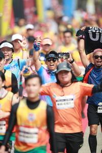 BIB: 
                            <button type="button" onclick="openModal(8412571)" class="btn btn-primary btn-sm float-right btn-popup" data-toggle="modal" data-target=".modal-high-quality">
                        <i class="fas fa-shopping-cart"></i> Add to Cart
                    </button>
                                            <button type="button" onclick="isThisMe(8412571, true)" class="btn btn-success btn-sm float-right btn-popup btn-isme hidden" data-toggle="tooltip" data-placement="bottom" title="นี่คือรูปของคุณใช่ไหม คลิกที่นี่เพื่อเอาเข้าอัลบั้ม">
                        <i class="fas fa-plus"></i> Add to album
                    </button>
                    <button type="button" onclick="isThisMe(8412571, false)" class="btn btn-warning btn-sm float-right btn-popup btn-isnotme hidden">
                        <i class="fas fa-ban"></i> Remove from album
                    </button>