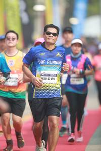 BIB: 47199
                            <button type="button" onclick="openModal(8309995)" class="btn btn-primary btn-sm float-right btn-popup" data-toggle="modal" data-target=".modal-high-quality">
                        <i class="fas fa-shopping-cart"></i> Add to Cart
                    </button>
                                            <button type="button" onclick="isThisMe(8309995, true)" class="btn btn-success btn-sm float-right btn-popup btn-isme hidden" data-toggle="tooltip" data-placement="bottom" title="นี่คือรูปของคุณใช่ไหม คลิกที่นี่เพื่อเอาเข้าอัลบั้ม">
                        <i class="fas fa-plus"></i> Add to album
                    </button>
                    <button type="button" onclick="isThisMe(8309995, false)" class="btn btn-warning btn-sm float-right btn-popup btn-isnotme hidden">
                        <i class="fas fa-ban"></i> Remove from album
                    </button>