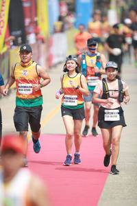 BIB: 42940, 40264, 46200
                            <button type="button" onclick="openModal(8413342)" class="btn btn-primary btn-sm float-right btn-popup" data-toggle="modal" data-target=".modal-high-quality">
                        <i class="fas fa-shopping-cart"></i> Add to Cart
                    </button>
                                            <button type="button" onclick="isThisMe(8413342, true)" class="btn btn-success btn-sm float-right btn-popup btn-isme hidden" data-toggle="tooltip" data-placement="bottom" title="นี่คือรูปของคุณใช่ไหม คลิกที่นี่เพื่อเอาเข้าอัลบั้ม">
                        <i class="fas fa-plus"></i> Add to album
                    </button>
                    <button type="button" onclick="isThisMe(8413342, false)" class="btn btn-warning btn-sm float-right btn-popup btn-isnotme hidden">
                        <i class="fas fa-ban"></i> Remove from album
                    </button>