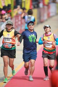 BIB: 40924, 45172
                            <button type="button" onclick="openModal(8229338)" class="btn btn-primary btn-sm float-right btn-popup" data-toggle="modal" data-target=".modal-high-quality">
                        <i class="fas fa-shopping-cart"></i> Add to Cart
                    </button>
                                            <button type="button" onclick="isThisMe(8229338, true)" class="btn btn-success btn-sm float-right btn-popup btn-isme hidden" data-toggle="tooltip" data-placement="bottom" title="นี่คือรูปของคุณใช่ไหม คลิกที่นี่เพื่อเอาเข้าอัลบั้ม">
                        <i class="fas fa-plus"></i> Add to album
                    </button>
                    <button type="button" onclick="isThisMe(8229338, false)" class="btn btn-warning btn-sm float-right btn-popup btn-isnotme hidden">
                        <i class="fas fa-ban"></i> Remove from album
                    </button>