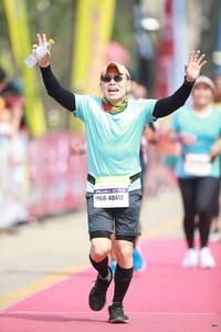 BIB: 40412
                            <button type="button" onclick="openModal(8407558)" class="btn btn-primary btn-sm float-right btn-popup" data-toggle="modal" data-target=".modal-high-quality">
                        <i class="fas fa-shopping-cart"></i> Add to Cart
                    </button>
                                            <button type="button" onclick="isThisMe(8407558, true)" class="btn btn-success btn-sm float-right btn-popup btn-isme hidden" data-toggle="tooltip" data-placement="bottom" title="นี่คือรูปของคุณใช่ไหม คลิกที่นี่เพื่อเอาเข้าอัลบั้ม">
                        <i class="fas fa-plus"></i> Add to album
                    </button>
                    <button type="button" onclick="isThisMe(8407558, false)" class="btn btn-warning btn-sm float-right btn-popup btn-isnotme hidden">
                        <i class="fas fa-ban"></i> Remove from album
                    </button>