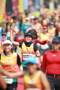 BIB: 40719
                            <button type="button" onclick="openModal(8412145)" class="btn btn-primary btn-sm float-right btn-popup" data-toggle="modal" data-target=".modal-high-quality">
                        <i class="fas fa-shopping-cart"></i> Add to Cart
                    </button>
                                            <button type="button" onclick="isThisMe(8412145, true)" class="btn btn-success btn-sm float-right btn-popup btn-isme hidden" data-toggle="tooltip" data-placement="bottom" title="นี่คือรูปของคุณใช่ไหม คลิกที่นี่เพื่อเอาเข้าอัลบั้ม">
                        <i class="fas fa-plus"></i> Add to album
                    </button>
                    <button type="button" onclick="isThisMe(8412145, false)" class="btn btn-warning btn-sm float-right btn-popup btn-isnotme hidden">
                        <i class="fas fa-ban"></i> Remove from album
                    </button>