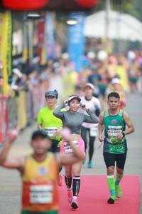BIB: 45052, 130
                            <button type="button" onclick="openModal(8194085)" class="btn btn-primary btn-sm float-right btn-popup" data-toggle="modal" data-target=".modal-high-quality">
                        <i class="fas fa-shopping-cart"></i> Add to Cart
                    </button>
                                            <button type="button" onclick="isThisMe(8194085, true)" class="btn btn-success btn-sm float-right btn-popup btn-isme hidden" data-toggle="tooltip" data-placement="bottom" title="นี่คือรูปของคุณใช่ไหม คลิกที่นี่เพื่อเอาเข้าอัลบั้ม">
                        <i class="fas fa-plus"></i> Add to album
                    </button>
                    <button type="button" onclick="isThisMe(8194085, false)" class="btn btn-warning btn-sm float-right btn-popup btn-isnotme hidden">
                        <i class="fas fa-ban"></i> Remove from album
                    </button>
