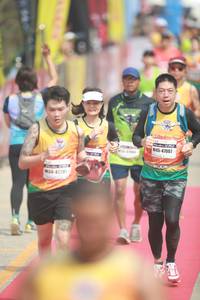 BIB: 47007, 42201
                            <button type="button" onclick="openModal(8238239)" class="btn btn-primary btn-sm float-right btn-popup" data-toggle="modal" data-target=".modal-high-quality">
                        <i class="fas fa-shopping-cart"></i> Add to Cart
                    </button>
                                            <button type="button" onclick="isThisMe(8238239, true)" class="btn btn-success btn-sm float-right btn-popup btn-isme hidden" data-toggle="tooltip" data-placement="bottom" title="นี่คือรูปของคุณใช่ไหม คลิกที่นี่เพื่อเอาเข้าอัลบั้ม">
                        <i class="fas fa-plus"></i> Add to album
                    </button>
                    <button type="button" onclick="isThisMe(8238239, false)" class="btn btn-warning btn-sm float-right btn-popup btn-isnotme hidden">
                        <i class="fas fa-ban"></i> Remove from album
                    </button>