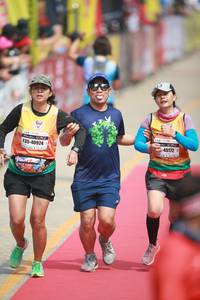 BIB: 45172, 40924
                            <button type="button" onclick="openModal(8229371)" class="btn btn-primary btn-sm float-right btn-popup" data-toggle="modal" data-target=".modal-high-quality">
                        <i class="fas fa-shopping-cart"></i> Add to Cart
                    </button>
                                            <button type="button" onclick="isThisMe(8229371, true)" class="btn btn-success btn-sm float-right btn-popup btn-isme hidden" data-toggle="tooltip" data-placement="bottom" title="นี่คือรูปของคุณใช่ไหม คลิกที่นี่เพื่อเอาเข้าอัลบั้ม">
                        <i class="fas fa-plus"></i> Add to album
                    </button>
                    <button type="button" onclick="isThisMe(8229371, false)" class="btn btn-warning btn-sm float-right btn-popup btn-isnotme hidden">
                        <i class="fas fa-ban"></i> Remove from album
                    </button>