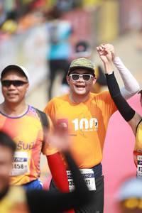 BIB: 458, 1952
                            <button type="button" onclick="openModal(8413176)" class="btn btn-primary btn-sm float-right btn-popup" data-toggle="modal" data-target=".modal-high-quality">
                        <i class="fas fa-shopping-cart"></i> Add to Cart
                    </button>
                                            <button type="button" onclick="isThisMe(8413176, true)" class="btn btn-success btn-sm float-right btn-popup btn-isme hidden" data-toggle="tooltip" data-placement="bottom" title="นี่คือรูปของคุณใช่ไหม คลิกที่นี่เพื่อเอาเข้าอัลบั้ม">
                        <i class="fas fa-plus"></i> Add to album
                    </button>
                    <button type="button" onclick="isThisMe(8413176, false)" class="btn btn-warning btn-sm float-right btn-popup btn-isnotme hidden">
                        <i class="fas fa-ban"></i> Remove from album
                    </button>