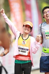 BIB: 421952, 40007
                            <button type="button" onclick="openModal(8405383)" class="btn btn-primary btn-sm float-right btn-popup" data-toggle="modal" data-target=".modal-high-quality">
                        <i class="fas fa-shopping-cart"></i> Add to Cart
                    </button>
                                            <button type="button" onclick="isThisMe(8405383, true)" class="btn btn-success btn-sm float-right btn-popup btn-isme hidden" data-toggle="tooltip" data-placement="bottom" title="นี่คือรูปของคุณใช่ไหม คลิกที่นี่เพื่อเอาเข้าอัลบั้ม">
                        <i class="fas fa-plus"></i> Add to album
                    </button>
                    <button type="button" onclick="isThisMe(8405383, false)" class="btn btn-warning btn-sm float-right btn-popup btn-isnotme hidden">
                        <i class="fas fa-ban"></i> Remove from album
                    </button>