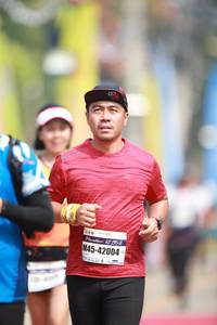 BIB: 195, 42004
                            <button type="button" onclick="openModal(8407472)" class="btn btn-primary btn-sm float-right btn-popup" data-toggle="modal" data-target=".modal-high-quality">
                        <i class="fas fa-shopping-cart"></i> Add to Cart
                    </button>
                                            <button type="button" onclick="isThisMe(8407472, true)" class="btn btn-success btn-sm float-right btn-popup btn-isme hidden" data-toggle="tooltip" data-placement="bottom" title="นี่คือรูปของคุณใช่ไหม คลิกที่นี่เพื่อเอาเข้าอัลบั้ม">
                        <i class="fas fa-plus"></i> Add to album
                    </button>
                    <button type="button" onclick="isThisMe(8407472, false)" class="btn btn-warning btn-sm float-right btn-popup btn-isnotme hidden">
                        <i class="fas fa-ban"></i> Remove from album
                    </button>