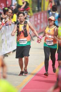 BIB: 41622, 40761
                            <button type="button" onclick="openModal(8231851)" class="btn btn-primary btn-sm float-right btn-popup" data-toggle="modal" data-target=".modal-high-quality">
                        <i class="fas fa-shopping-cart"></i> Add to Cart
                    </button>
                                            <button type="button" onclick="isThisMe(8231851, true)" class="btn btn-success btn-sm float-right btn-popup btn-isme hidden" data-toggle="tooltip" data-placement="bottom" title="นี่คือรูปของคุณใช่ไหม คลิกที่นี่เพื่อเอาเข้าอัลบั้ม">
                        <i class="fas fa-plus"></i> Add to album
                    </button>
                    <button type="button" onclick="isThisMe(8231851, false)" class="btn btn-warning btn-sm float-right btn-popup btn-isnotme hidden">
                        <i class="fas fa-ban"></i> Remove from album
                    </button>