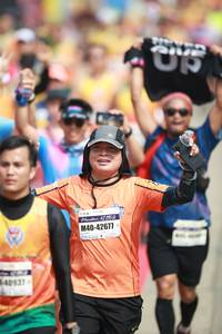 BIB: 12192, 42677, 40937
                            <button type="button" onclick="openModal(8412565)" class="btn btn-primary btn-sm float-right btn-popup" data-toggle="modal" data-target=".modal-high-quality">
                        <i class="fas fa-shopping-cart"></i> Add to Cart
                    </button>
                                            <button type="button" onclick="isThisMe(8412565, true)" class="btn btn-success btn-sm float-right btn-popup btn-isme hidden" data-toggle="tooltip" data-placement="bottom" title="นี่คือรูปของคุณใช่ไหม คลิกที่นี่เพื่อเอาเข้าอัลบั้ม">
                        <i class="fas fa-plus"></i> Add to album
                    </button>
                    <button type="button" onclick="isThisMe(8412565, false)" class="btn btn-warning btn-sm float-right btn-popup btn-isnotme hidden">
                        <i class="fas fa-ban"></i> Remove from album
                    </button>