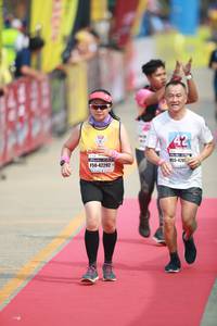 BIB: 420, 42292
                            <button type="button" onclick="openModal(8339916)" class="btn btn-primary btn-sm float-right btn-popup" data-toggle="modal" data-target=".modal-high-quality">
                        <i class="fas fa-shopping-cart"></i> Add to Cart
                    </button>
                                            <button type="button" onclick="isThisMe(8339916, true)" class="btn btn-success btn-sm float-right btn-popup btn-isme hidden" data-toggle="tooltip" data-placement="bottom" title="นี่คือรูปของคุณใช่ไหม คลิกที่นี่เพื่อเอาเข้าอัลบั้ม">
                        <i class="fas fa-plus"></i> Add to album
                    </button>
                    <button type="button" onclick="isThisMe(8339916, false)" class="btn btn-warning btn-sm float-right btn-popup btn-isnotme hidden">
                        <i class="fas fa-ban"></i> Remove from album
                    </button>