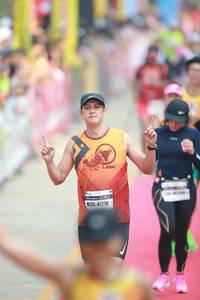 BIB: 4829, 41718
                            <button type="button" onclick="openModal(8193389)" class="btn btn-primary btn-sm float-right btn-popup" data-toggle="modal" data-target=".modal-high-quality">
                        <i class="fas fa-shopping-cart"></i> Add to Cart
                    </button>
                                            <button type="button" onclick="isThisMe(8193389, true)" class="btn btn-success btn-sm float-right btn-popup btn-isme hidden" data-toggle="tooltip" data-placement="bottom" title="นี่คือรูปของคุณใช่ไหม คลิกที่นี่เพื่อเอาเข้าอัลบั้ม">
                        <i class="fas fa-plus"></i> Add to album
                    </button>
                    <button type="button" onclick="isThisMe(8193389, false)" class="btn btn-warning btn-sm float-right btn-popup btn-isnotme hidden">
                        <i class="fas fa-ban"></i> Remove from album
                    </button>