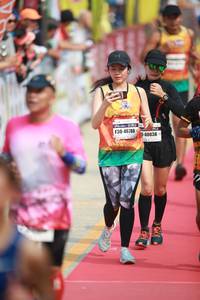 BIB: 46188, 40038
                            <button type="button" onclick="openModal(8339518)" class="btn btn-primary btn-sm float-right btn-popup" data-toggle="modal" data-target=".modal-high-quality">
                        <i class="fas fa-shopping-cart"></i> Add to Cart
                    </button>
                                            <button type="button" onclick="isThisMe(8339518, true)" class="btn btn-success btn-sm float-right btn-popup btn-isme hidden" data-toggle="tooltip" data-placement="bottom" title="นี่คือรูปของคุณใช่ไหม คลิกที่นี่เพื่อเอาเข้าอัลบั้ม">
                        <i class="fas fa-plus"></i> Add to album
                    </button>
                    <button type="button" onclick="isThisMe(8339518, false)" class="btn btn-warning btn-sm float-right btn-popup btn-isnotme hidden">
                        <i class="fas fa-ban"></i> Remove from album
                    </button>