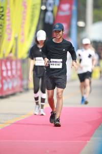 BIB: 42182
                            <button type="button" onclick="openModal(8404920)" class="btn btn-primary btn-sm float-right btn-popup" data-toggle="modal" data-target=".modal-high-quality">
                        <i class="fas fa-shopping-cart"></i> Add to Cart
                    </button>
                                            <button type="button" onclick="isThisMe(8404920, true)" class="btn btn-success btn-sm float-right btn-popup btn-isme hidden" data-toggle="tooltip" data-placement="bottom" title="นี่คือรูปของคุณใช่ไหม คลิกที่นี่เพื่อเอาเข้าอัลบั้ม">
                        <i class="fas fa-plus"></i> Add to album
                    </button>
                    <button type="button" onclick="isThisMe(8404920, false)" class="btn btn-warning btn-sm float-right btn-popup btn-isnotme hidden">
                        <i class="fas fa-ban"></i> Remove from album
                    </button>