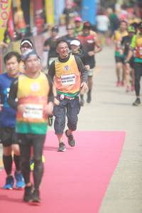 BIB: 42903
                            <button type="button" onclick="openModal(8233021)" class="btn btn-primary btn-sm float-right btn-popup" data-toggle="modal" data-target=".modal-high-quality">
                        <i class="fas fa-shopping-cart"></i> Add to Cart
                    </button>
                                            <button type="button" onclick="isThisMe(8233021, true)" class="btn btn-success btn-sm float-right btn-popup btn-isme hidden" data-toggle="tooltip" data-placement="bottom" title="นี่คือรูปของคุณใช่ไหม คลิกที่นี่เพื่อเอาเข้าอัลบั้ม">
                        <i class="fas fa-plus"></i> Add to album
                    </button>
                    <button type="button" onclick="isThisMe(8233021, false)" class="btn btn-warning btn-sm float-right btn-popup btn-isnotme hidden">
                        <i class="fas fa-ban"></i> Remove from album
                    </button>