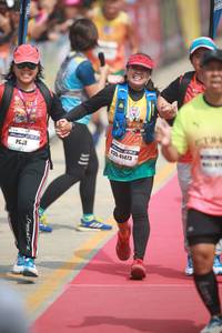 BIB: 41473
                            <button type="button" onclick="openModal(8228075)" class="btn btn-primary btn-sm float-right btn-popup" data-toggle="modal" data-target=".modal-high-quality">
                        <i class="fas fa-shopping-cart"></i> Add to Cart
                    </button>
                                            <button type="button" onclick="isThisMe(8228075, true)" class="btn btn-success btn-sm float-right btn-popup btn-isme hidden" data-toggle="tooltip" data-placement="bottom" title="นี่คือรูปของคุณใช่ไหม คลิกที่นี่เพื่อเอาเข้าอัลบั้ม">
                        <i class="fas fa-plus"></i> Add to album
                    </button>
                    <button type="button" onclick="isThisMe(8228075, false)" class="btn btn-warning btn-sm float-right btn-popup btn-isnotme hidden">
                        <i class="fas fa-ban"></i> Remove from album
                    </button>