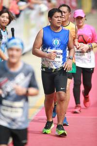 BIB: 946
                            <button type="button" onclick="openModal(8314513)" class="btn btn-primary btn-sm float-right btn-popup" data-toggle="modal" data-target=".modal-high-quality">
                        <i class="fas fa-shopping-cart"></i> Add to Cart
                    </button>
                                            <button type="button" onclick="isThisMe(8314513, true)" class="btn btn-success btn-sm float-right btn-popup btn-isme hidden" data-toggle="tooltip" data-placement="bottom" title="นี่คือรูปของคุณใช่ไหม คลิกที่นี่เพื่อเอาเข้าอัลบั้ม">
                        <i class="fas fa-plus"></i> Add to album
                    </button>
                    <button type="button" onclick="isThisMe(8314513, false)" class="btn btn-warning btn-sm float-right btn-popup btn-isnotme hidden">
                        <i class="fas fa-ban"></i> Remove from album
                    </button>