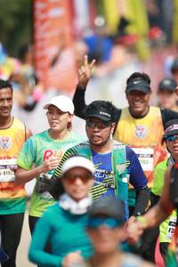 BIB: 4192
                            <button type="button" onclick="openModal(8412319)" class="btn btn-primary btn-sm float-right btn-popup" data-toggle="modal" data-target=".modal-high-quality">
                        <i class="fas fa-shopping-cart"></i> Add to Cart
                    </button>
                                            <button type="button" onclick="isThisMe(8412319, true)" class="btn btn-success btn-sm float-right btn-popup btn-isme hidden" data-toggle="tooltip" data-placement="bottom" title="นี่คือรูปของคุณใช่ไหม คลิกที่นี่เพื่อเอาเข้าอัลบั้ม">
                        <i class="fas fa-plus"></i> Add to album
                    </button>
                    <button type="button" onclick="isThisMe(8412319, false)" class="btn btn-warning btn-sm float-right btn-popup btn-isnotme hidden">
                        <i class="fas fa-ban"></i> Remove from album
                    </button>