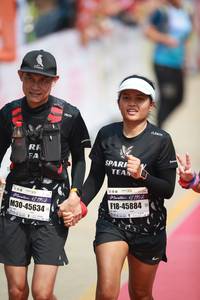 BIB: 195, 42195, 45884, 45634
                            <button type="button" onclick="openModal(8409117)" class="btn btn-primary btn-sm float-right btn-popup" data-toggle="modal" data-target=".modal-high-quality">
                        <i class="fas fa-shopping-cart"></i> Add to Cart
                    </button>
                                            <button type="button" onclick="isThisMe(8409117, true)" class="btn btn-success btn-sm float-right btn-popup btn-isme hidden" data-toggle="tooltip" data-placement="bottom" title="นี่คือรูปของคุณใช่ไหม คลิกที่นี่เพื่อเอาเข้าอัลบั้ม">
                        <i class="fas fa-plus"></i> Add to album
                    </button>
                    <button type="button" onclick="isThisMe(8409117, false)" class="btn btn-warning btn-sm float-right btn-popup btn-isnotme hidden">
                        <i class="fas fa-ban"></i> Remove from album
                    </button>