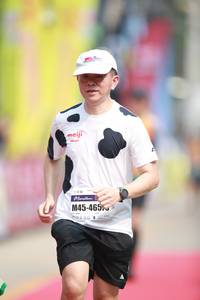 BIB: 465
                            <button type="button" onclick="openModal(8404976)" class="btn btn-primary btn-sm float-right btn-popup" data-toggle="modal" data-target=".modal-high-quality">
                        <i class="fas fa-shopping-cart"></i> Add to Cart
                    </button>
                                            <button type="button" onclick="isThisMe(8404976, true)" class="btn btn-success btn-sm float-right btn-popup btn-isme hidden" data-toggle="tooltip" data-placement="bottom" title="นี่คือรูปของคุณใช่ไหม คลิกที่นี่เพื่อเอาเข้าอัลบั้ม">
                        <i class="fas fa-plus"></i> Add to album
                    </button>
                    <button type="button" onclick="isThisMe(8404976, false)" class="btn btn-warning btn-sm float-right btn-popup btn-isnotme hidden">
                        <i class="fas fa-ban"></i> Remove from album
                    </button>