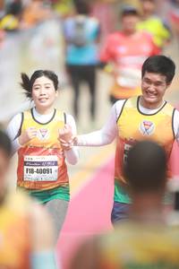 BIB: 1952, 40091
                            <button type="button" onclick="openModal(8234820)" class="btn btn-primary btn-sm float-right btn-popup" data-toggle="modal" data-target=".modal-high-quality">
                        <i class="fas fa-shopping-cart"></i> Add to Cart
                    </button>
                                            <button type="button" onclick="isThisMe(8234820, true)" class="btn btn-success btn-sm float-right btn-popup btn-isme hidden" data-toggle="tooltip" data-placement="bottom" title="นี่คือรูปของคุณใช่ไหม คลิกที่นี่เพื่อเอาเข้าอัลบั้ม">
                        <i class="fas fa-plus"></i> Add to album
                    </button>
                    <button type="button" onclick="isThisMe(8234820, false)" class="btn btn-warning btn-sm float-right btn-popup btn-isnotme hidden">
                        <i class="fas fa-ban"></i> Remove from album
                    </button>