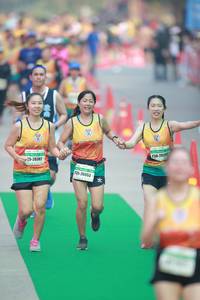 BIB: 2028, 20382, 26853
                            <button type="button" onclick="openModal(8160751)" class="btn btn-primary btn-sm float-right btn-popup" data-toggle="modal" data-target=".modal-high-quality">
                        <i class="fas fa-shopping-cart"></i> Add to Cart
                    </button>
                                            <button type="button" onclick="isThisMe(8160751, true)" class="btn btn-success btn-sm float-right btn-popup btn-isme hidden" data-toggle="tooltip" data-placement="bottom" title="นี่คือรูปของคุณใช่ไหม คลิกที่นี่เพื่อเอาเข้าอัลบั้ม">
                        <i class="fas fa-plus"></i> Add to album
                    </button>
                    <button type="button" onclick="isThisMe(8160751, false)" class="btn btn-warning btn-sm float-right btn-popup btn-isnotme hidden">
                        <i class="fas fa-ban"></i> Remove from album
                    </button>