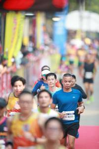 BIB: 46125
                            <button type="button" onclick="openModal(8205510)" class="btn btn-primary btn-sm float-right btn-popup" data-toggle="modal" data-target=".modal-high-quality">
                        <i class="fas fa-shopping-cart"></i> Add to Cart
                    </button>
                                            <button type="button" onclick="isThisMe(8205510, true)" class="btn btn-success btn-sm float-right btn-popup btn-isme hidden" data-toggle="tooltip" data-placement="bottom" title="นี่คือรูปของคุณใช่ไหม คลิกที่นี่เพื่อเอาเข้าอัลบั้ม">
                        <i class="fas fa-plus"></i> Add to album
                    </button>
                    <button type="button" onclick="isThisMe(8205510, false)" class="btn btn-warning btn-sm float-right btn-popup btn-isnotme hidden">
                        <i class="fas fa-ban"></i> Remove from album
                    </button>