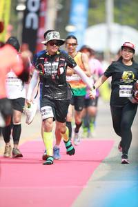 BIB: 418, 4212, 47810
                            <button type="button" onclick="openModal(8406159)" class="btn btn-primary btn-sm float-right btn-popup" data-toggle="modal" data-target=".modal-high-quality">
                        <i class="fas fa-shopping-cart"></i> Add to Cart
                    </button>
                                            <button type="button" onclick="isThisMe(8406159, true)" class="btn btn-success btn-sm float-right btn-popup btn-isme hidden" data-toggle="tooltip" data-placement="bottom" title="นี่คือรูปของคุณใช่ไหม คลิกที่นี่เพื่อเอาเข้าอัลบั้ม">
                        <i class="fas fa-plus"></i> Add to album
                    </button>
                    <button type="button" onclick="isThisMe(8406159, false)" class="btn btn-warning btn-sm float-right btn-popup btn-isnotme hidden">
                        <i class="fas fa-ban"></i> Remove from album
                    </button>